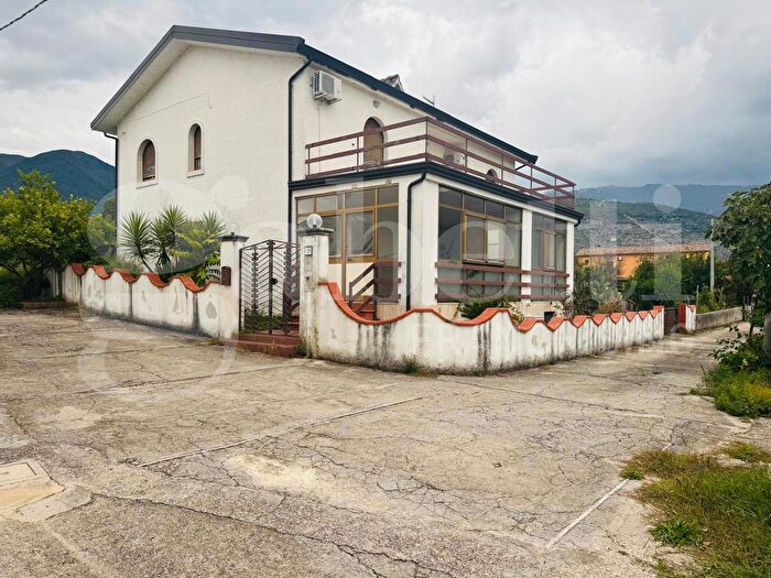 Casa con 9 locali in vendita in Via Vecchia per Alife, Piedimonte Matese