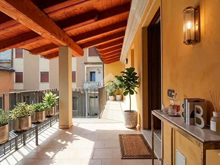 Appartamento trilocale in vendita in Via Dante, Dello