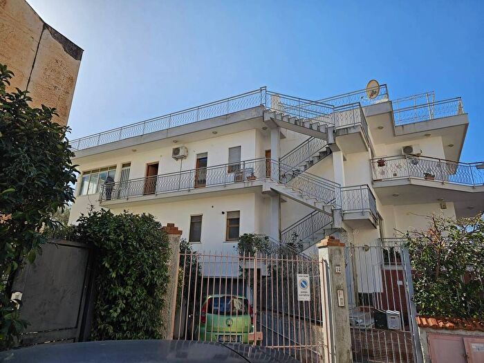 Appartamento trilocale in affitto in Via Tolomea, Mondello Valdesi, Palermo