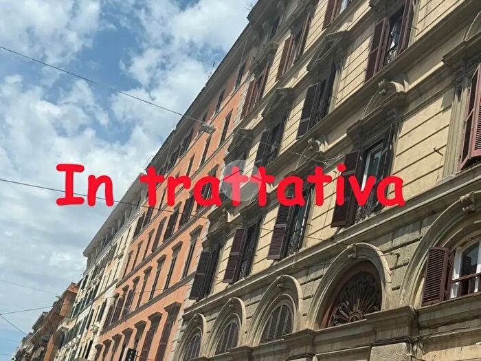 Appartamento trilocale in vendita in Via Labicana, Roma