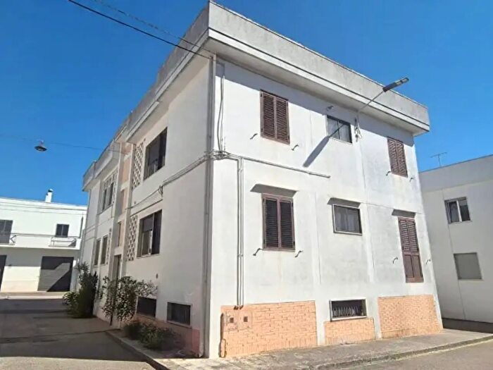 Appartamento con 5 locali in vendita in Largo Italo Svevo, Alberobello