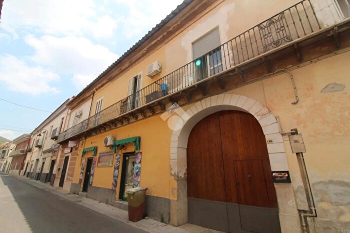 Appartamento trilocale in vendita in Via Luigi Castiello, Casagiove