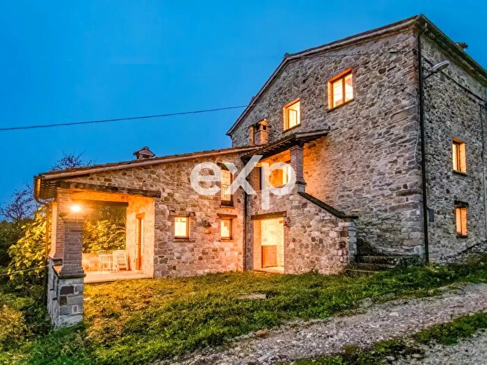 Casa con 8 locali in vendita in Strada per Sestino, Pennabilli