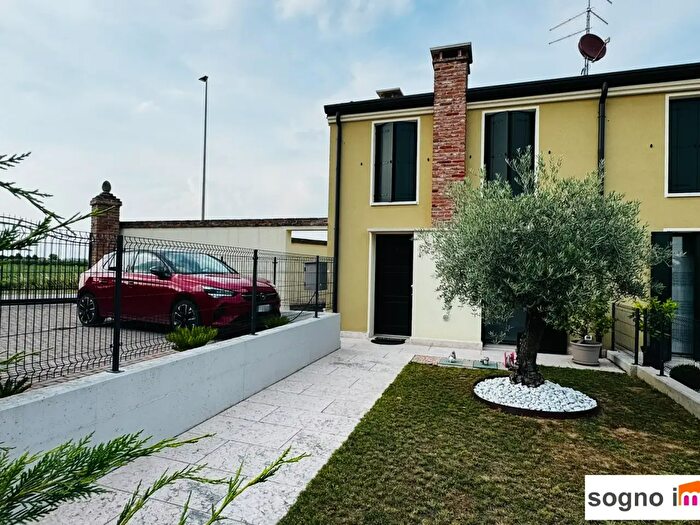 Casa trilocale in vendita in Via Pierdomenico Frattini, Legnago
