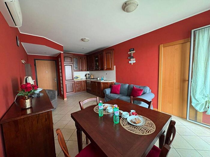 Appartamento trilocale in affitto in Via Vittorio Gassman, Quartiere Adriano, Milano