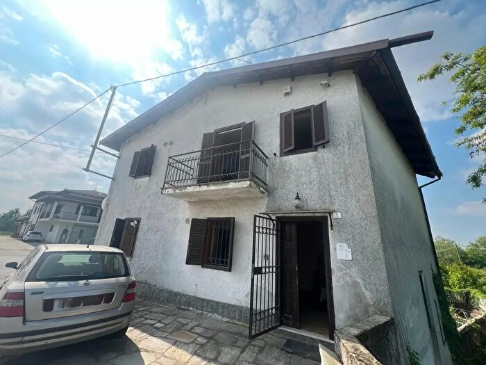Casa con 5 locali in vendita in Via Roma, Formigliana