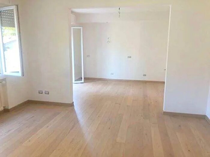 Appartamento trilocale in vendita in Via Torre, Modena