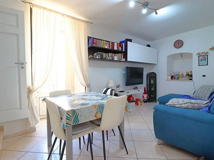 Appartamento trilocale in vendita in Via Calabria, Bari