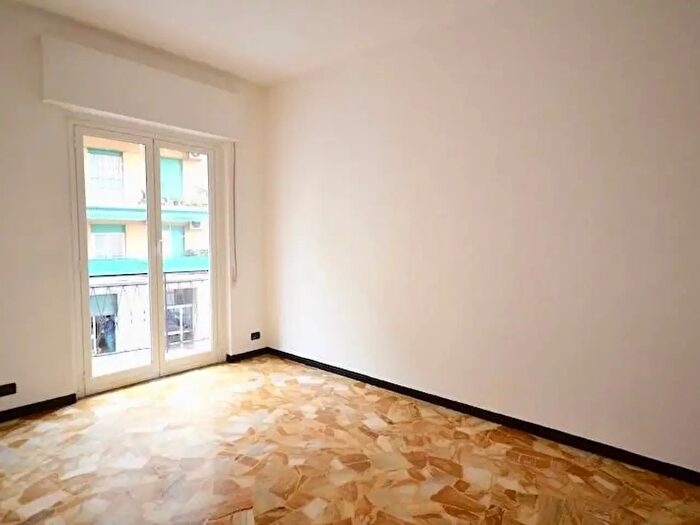 Appartamento con 5 locali in affitto in Via Carmelo Onorato, Genova