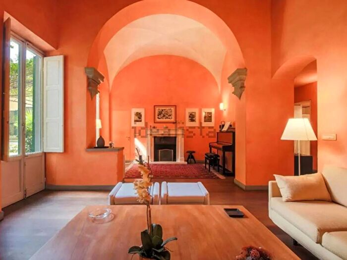 Appartamento con 6 locali in affitto in Piazza Di San Marco No Number, San Marco SS Annunziata, Firenze
