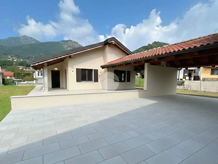 Casa con 5 locali in vendita in Villagio Magò, Rubiana
