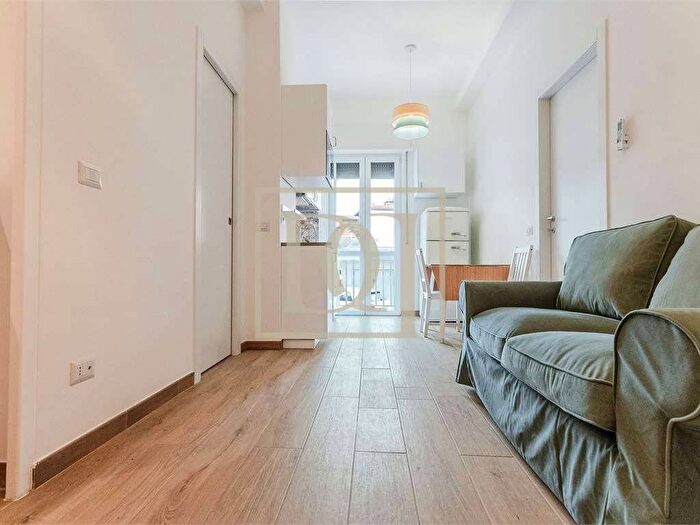 Appartamento trilocale in affitto in Monte San Genesio, Dergano, Milano