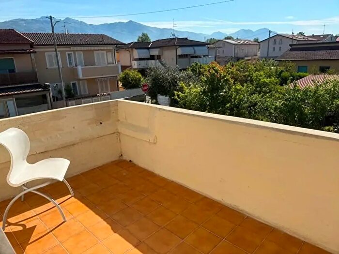 Appartamento trilocale in vendita in Massa
