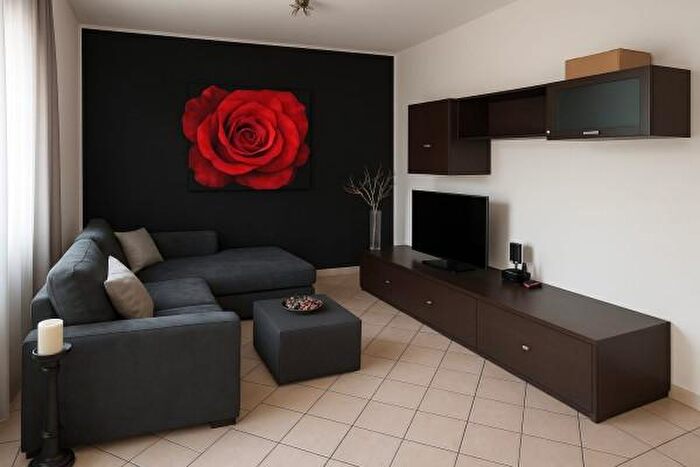 Casa con 5 locali in vendita in Via Ugo Foscolo, Castelbellino