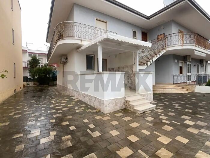 Appartamento con 5 locali in vendita in Ginosa