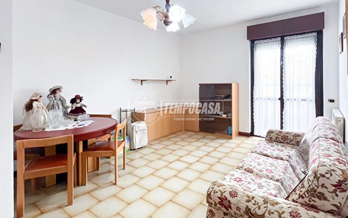 Appartamento trilocale in vendita in Via Fratelli Kennedy, Paullo