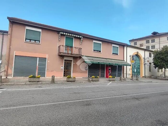 Casa con 6 locali in vendita in Via Liston, Candiana
