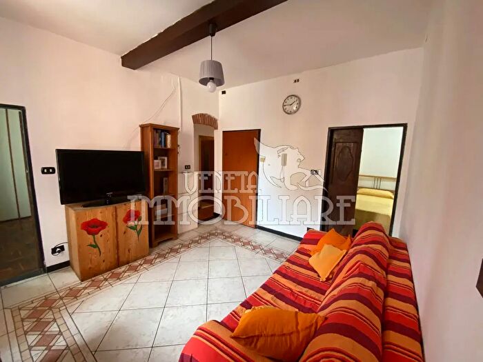 Appartamento quadrilocale in vendita in Via Balbi, Genova