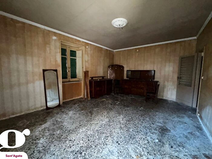 Casa con 6 locali in vendita in Via Etna, SantAgata Di Militello