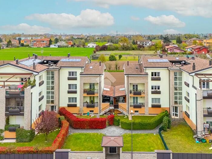 Appartamento trilocale in vendita in Vicolo Ivo Cobianchi, Parma