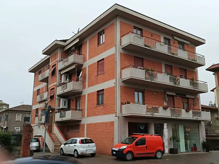 Appartamento con 5 locali in vendita in Cortona