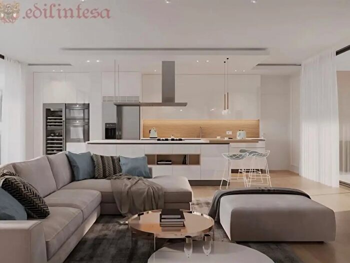 Appartamento trilocale in vendita in Via Buonarroti, Monza