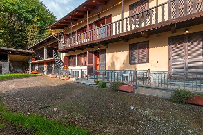 Casa quadrilocale in vendita in Via Cave, Bagnolo Piemonte