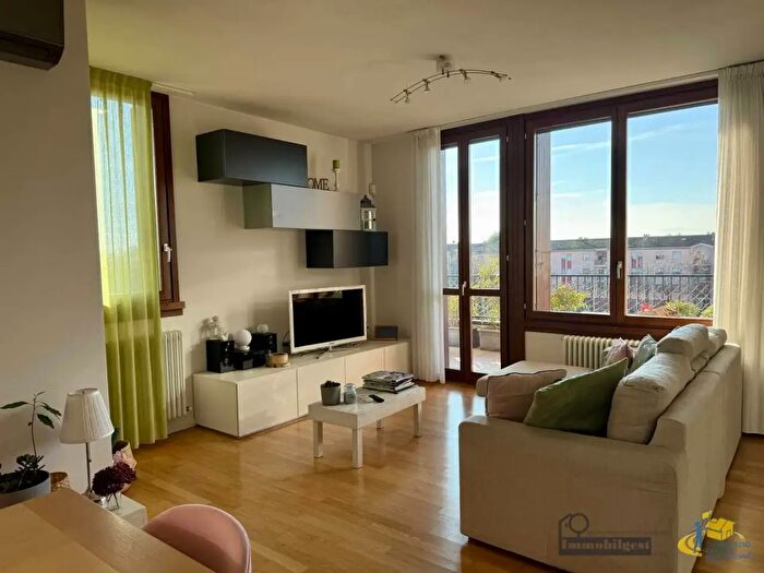 Appartamento quadrilocale in vendita in Enrico Bertoluzzi, Parma