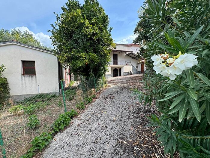 Casa trilocale in vendita in Via NevaliRoccasecca, Roccasecca