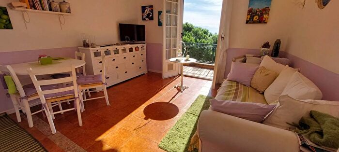 Appartamento bilocale in vendita in Strada Valdirodi Ospedaletti, Ospedaletti