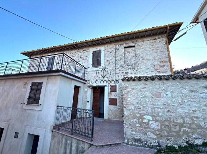 Appartamento trilocale in vendita in Località Terzo San Severo, Spoleto