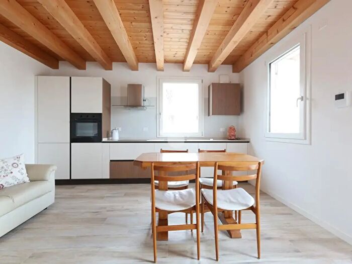 Appartamento trilocale in vendita in Via Rivana, Sandrigo