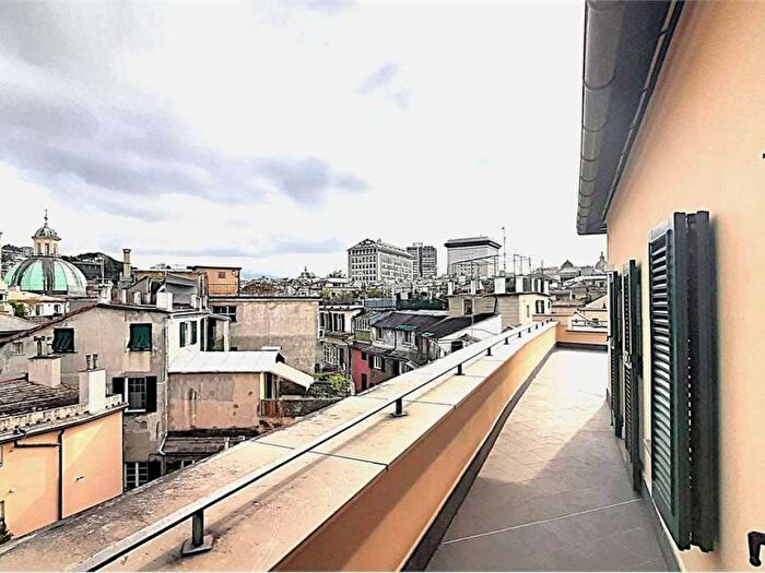 Appartamento con 5 locali in affitto in Via Orefici, Caricamento, Genova