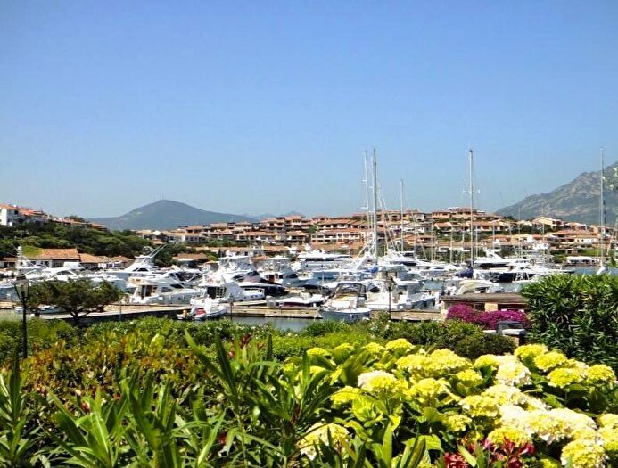 Appartamento trilocale in affitto in Via Clelia Donà dalle Rose, Porto Rotondo, Olbia