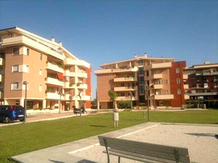 Appartamento trilocale in affitto in Via Roberto Raviola, Mezzocammino, Roma