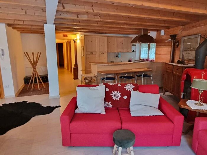 Appartamento trilocale in affitto in Via Nazionale, San Vito di Cadore