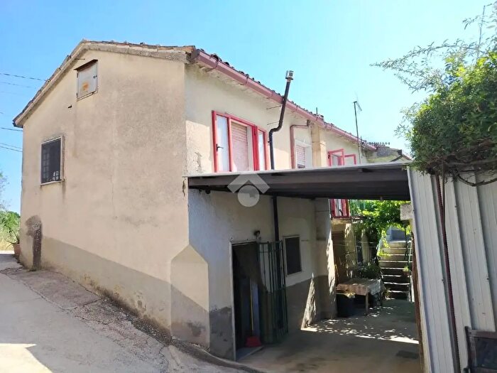 Casa quadrilocale in vendita in Contrada San Gregorio, Castelvetere Sul Calore