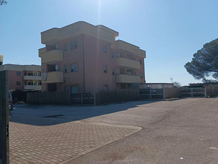 Appartamento bilocale in vendita in Via Etna, Aprilia