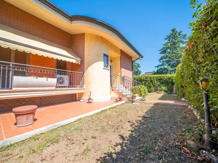 Casa con 6 locali in vendita in Via Bronte, Roma