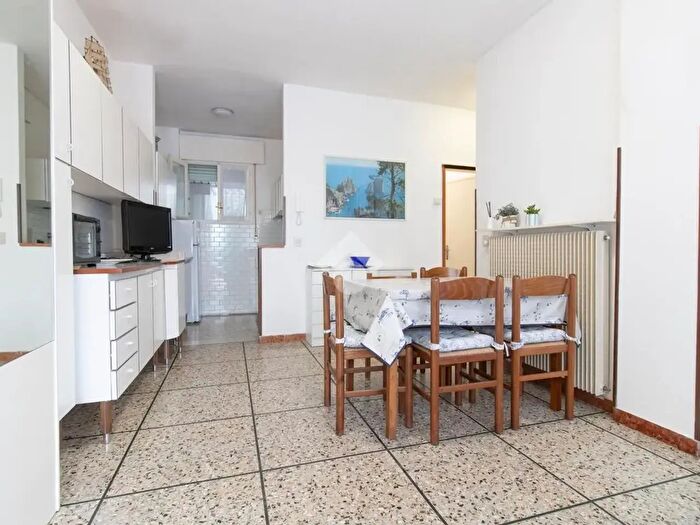 Appartamento trilocale in vendita in Via Padova, Jesolo