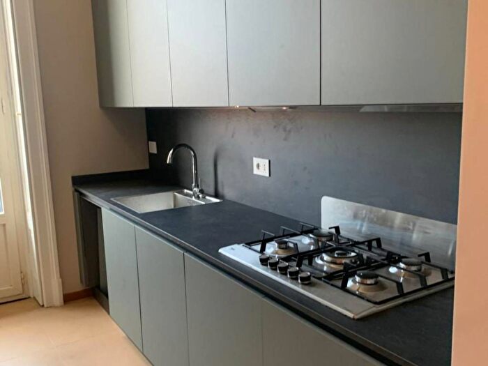Appartamento trilocale in affitto in Via Losanna, Sempione, Milano