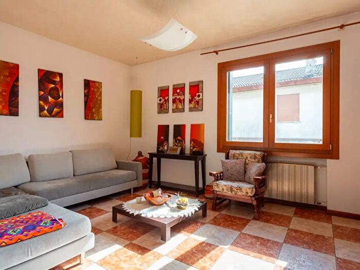 Appartamento con 5 locali in affitto in Zelarino, Venezia