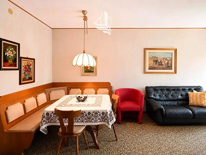Appartamento con 5 locali in vendita in Via Fuchser, Laives