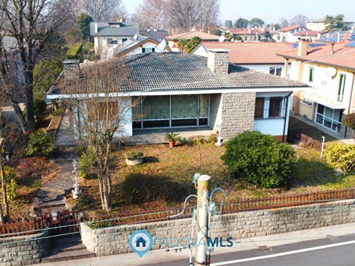 Casa con 7 locali in vendita in Noventa Padovana