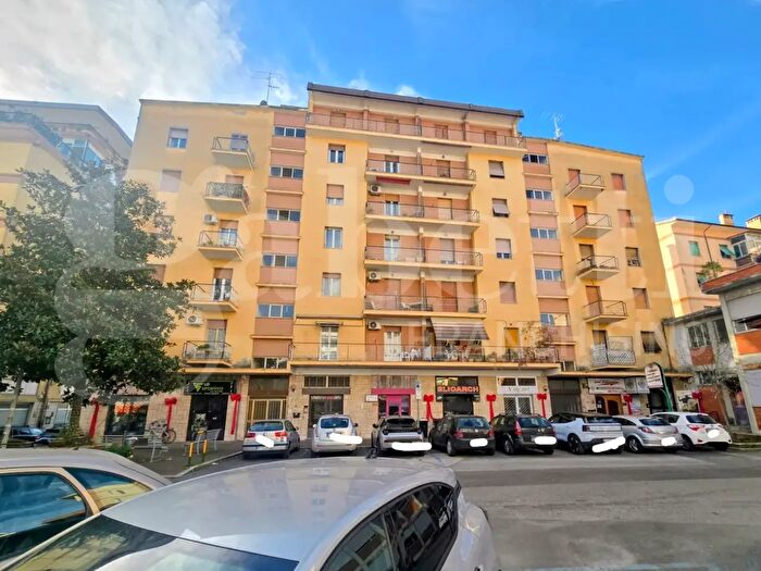Appartamento con 5 locali in vendita in Piazza Gobetti, Colleferro