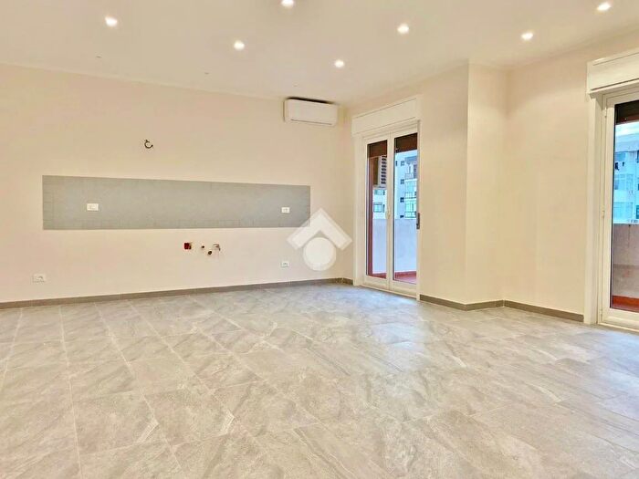 Appartamento quadrilocale in vendita in Via Calcante, Palermo