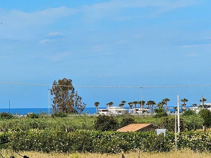 Appartamento trilocale in vendita in Via degli Aironi, Santa Maria Del Cedro