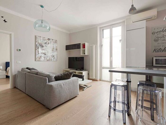 Appartamento trilocale in affitto in Via Perugino, Cadore, Milano