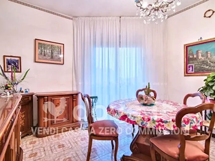 Appartamento trilocale in vendita in Via Torino, Pavia