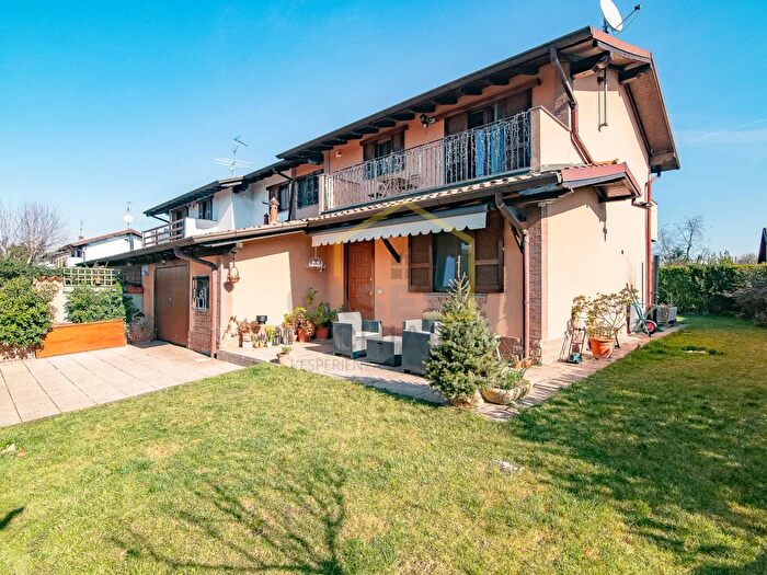 Case in Vendita e in Affitto - 2